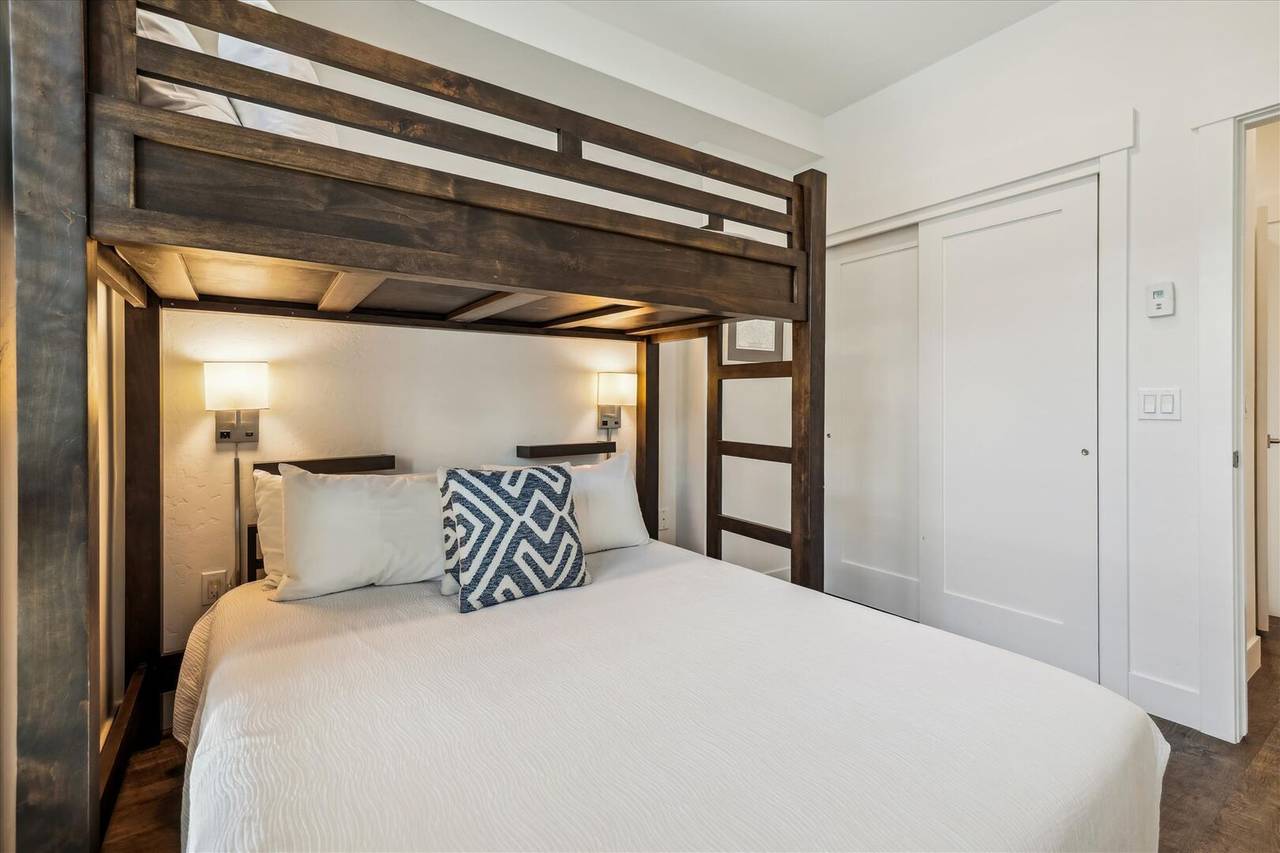 Bedroom - River West 814 - Silverthorne Vacation Rental Bedroom - River West 814 - Silverthorne Vacation Rental