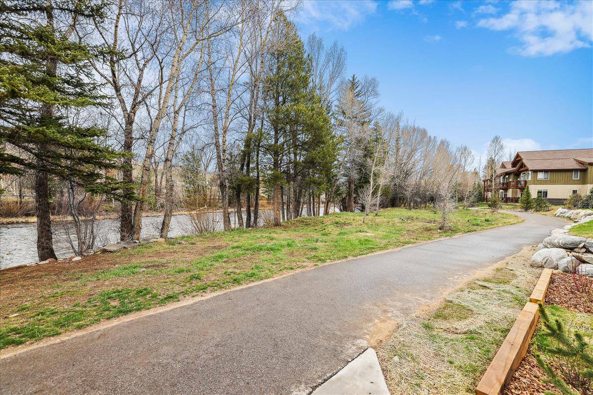 Exterior - River West 924 - Silverthorne Vacation Rental Exterior - River West 924 - Silverthorne Vacation Rental