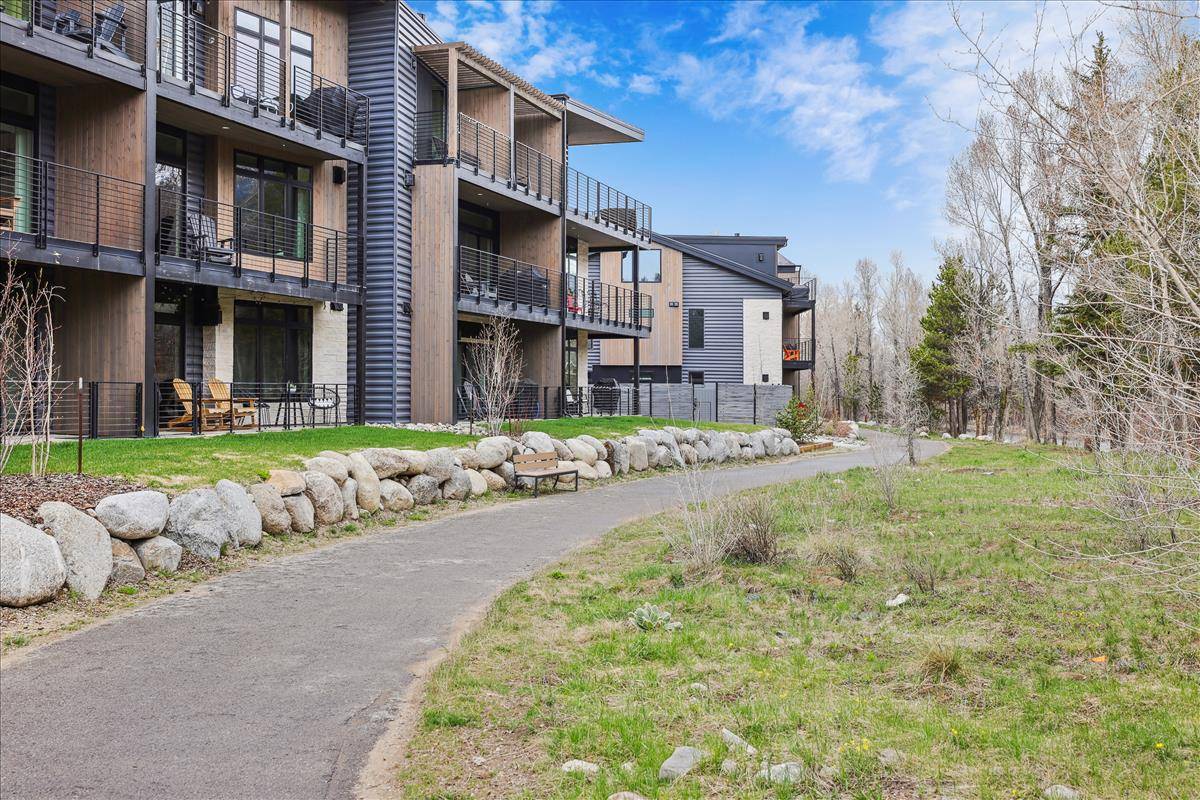 Exterior - River West 924 - Silverthorne Vacation Rental Exterior - River West 924 - Silverthorne Vacation Rental