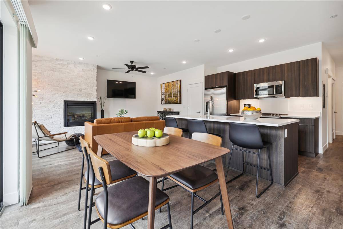 Dining Area - River West 924 - Silverthorne Vacation Rental Dining Area - River West 924 - Silverthorne Vacation Rental