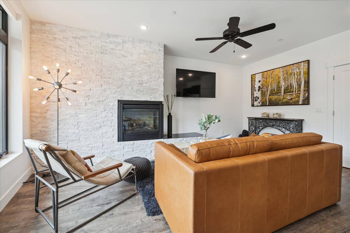 Living Area - River West 924 - Silverthorne Vacation Rental Living Area - River West 924 - Silverthorne Vacation Rental