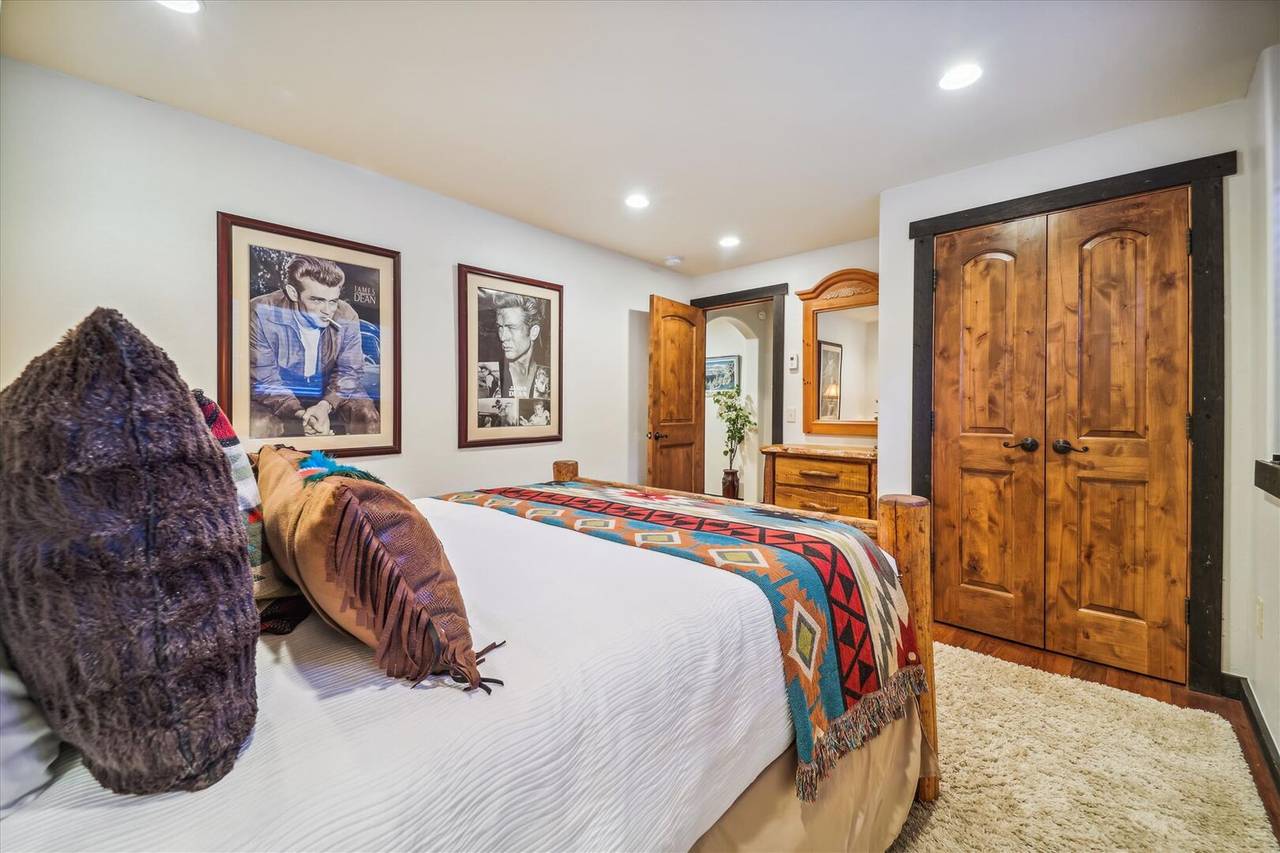 Bedroom - Silver Circle Lodge - Breckenridge Vacation Rental Bedroom - Silver Circle Lodge - Breckenridge Vacation Rental