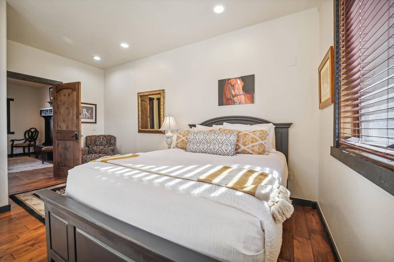 Bedroom - Silver Circle Lodge - Breckenridge Vacation Rental Bedroom - Silver Circle Lodge - Breckenridge Vacation Rental