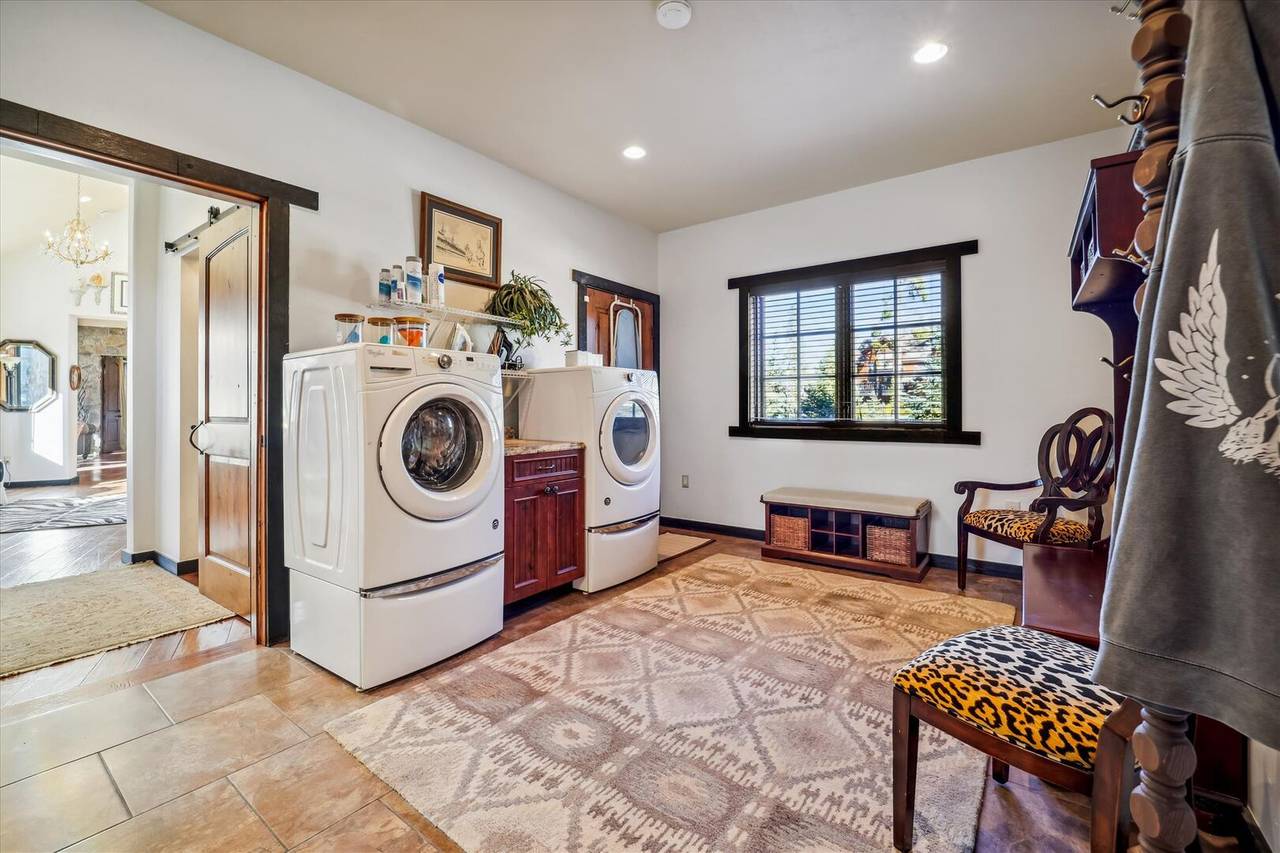 Laundry - Silver Circle Lodge - Breckenridge Vacation Rental Laundry - Silver Circle Lodge - Breckenridge Vacation Rental