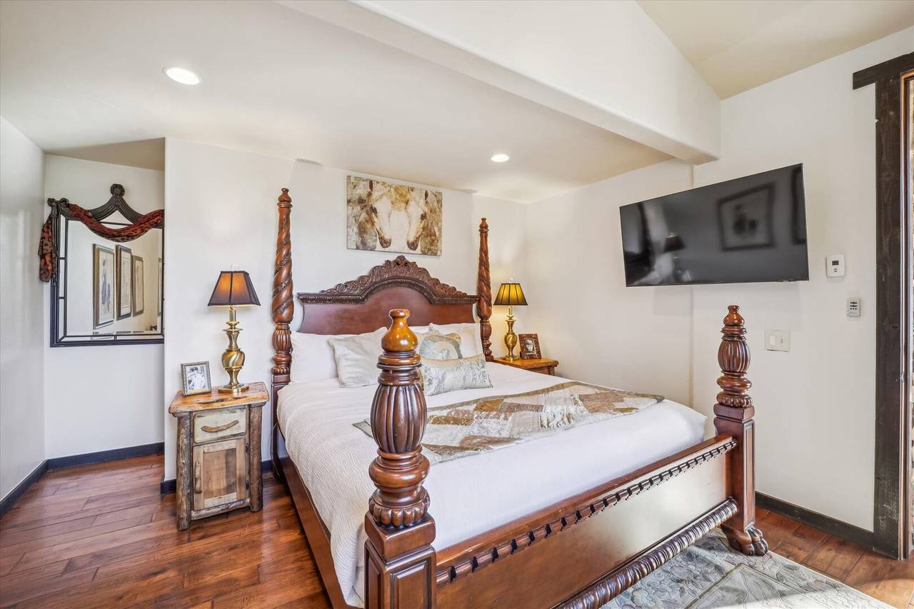 Bedroom - Silver Circle Lodge - Breckenridge Vacation Rental Bedroom - Silver Circle Lodge - Breckenridge Vacation Rental