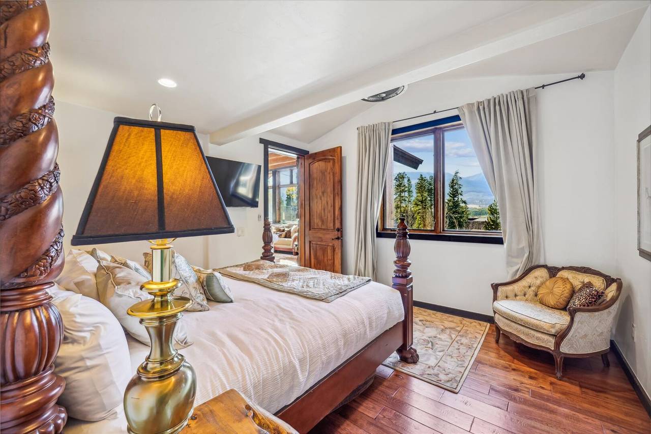 Bedroom - Silver Circle Lodge - Breckenridge Vacation Rental Bedroom - Silver Circle Lodge - Breckenridge Vacation Rental