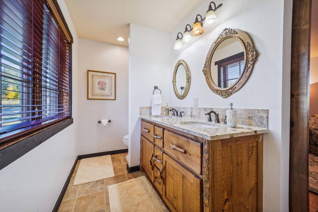 Bathroom - Silver Circle Lodge - Breckenridge Vacation Rental Bathroom - Silver Circle Lodge - Breckenridge Vacation Rental