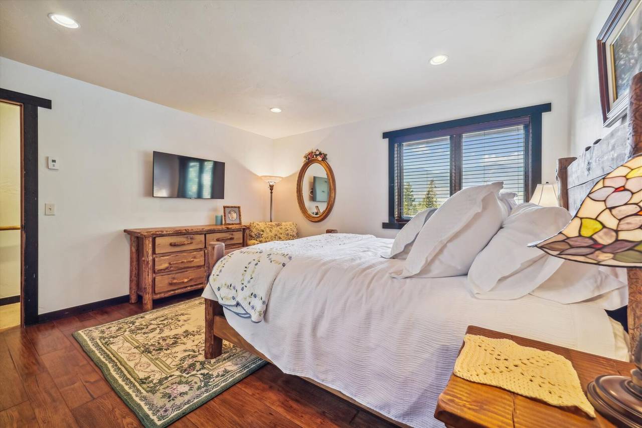 Bedroom - Silver Circle Lodge - Breckenridge Vacation Rental Bedroom - Silver Circle Lodge - Breckenridge Vacation Rental