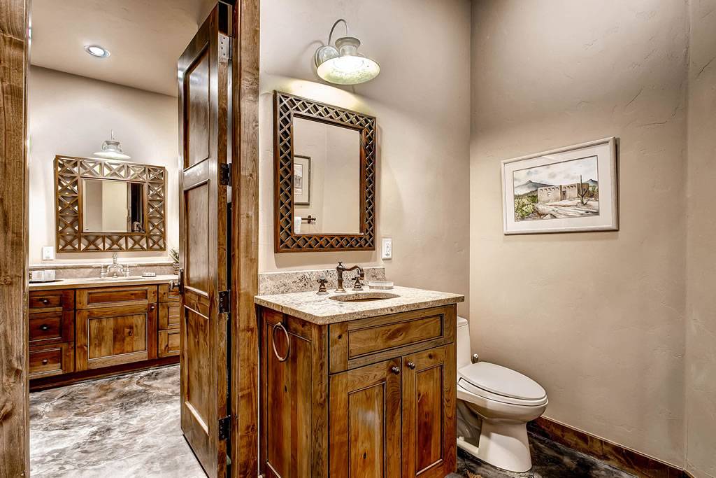 Bathroom - Ski Bridge Lodge - Breckenridge Vacation Rental Bathroom - Ski Bridge Lodge - Breckenridge Vacation Rental
