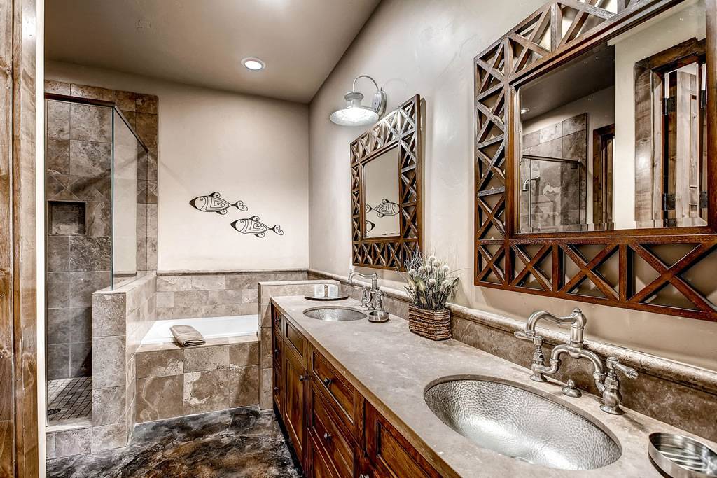 Bathroom - Ski Bridge Lodge - Breckenridge Vacation Rental Bathroom - Ski Bridge Lodge - Breckenridge Vacation Rental