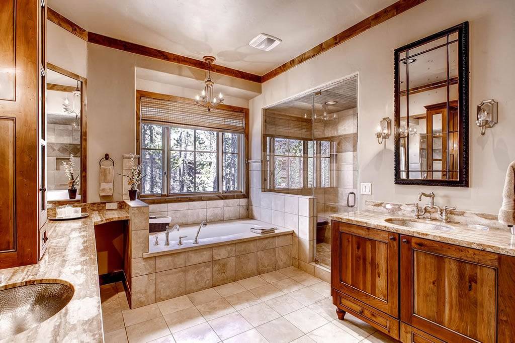 Bathroom - Ski Bridge Lodge - Breckenridge Vacation Rental Bathroom - Ski Bridge Lodge - Breckenridge Vacation Rental