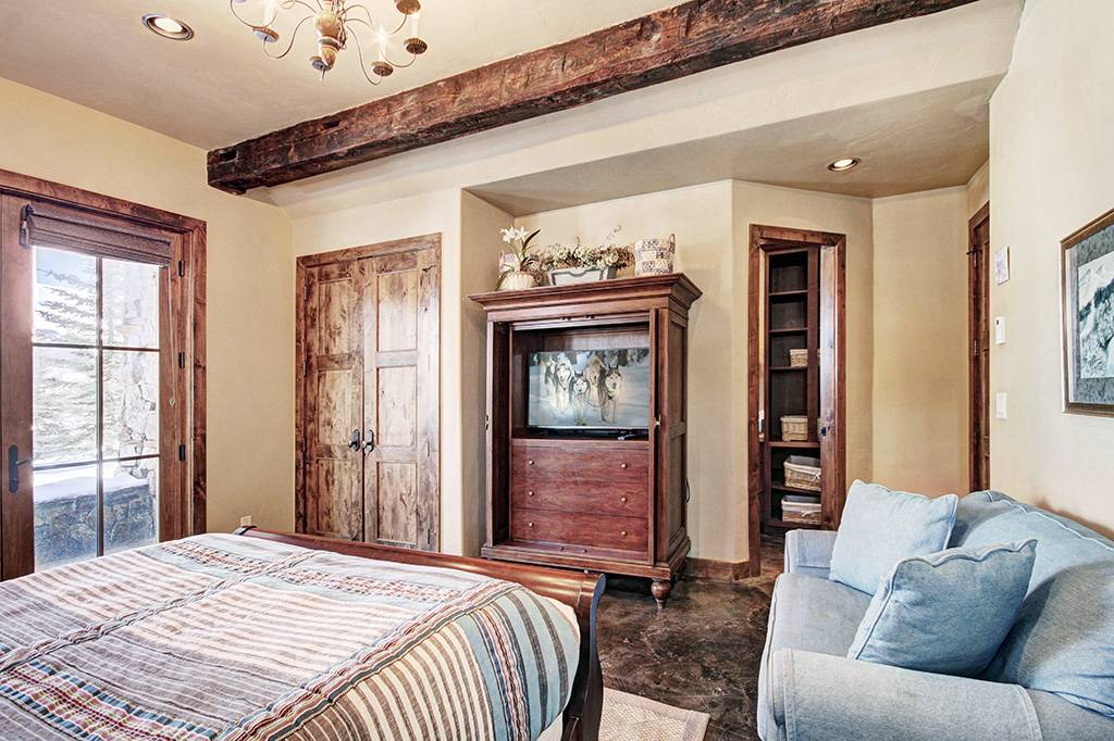 Bedroom - Ski Bridge Lodge - Breckenridge Vacation Rental Bedroom - Ski Bridge Lodge - Breckenridge Vacation Rental