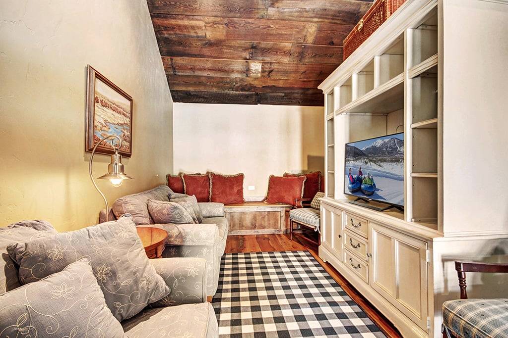 Living Area - Ski Bridge Lodge - Breckenridge Vacation Rental Living Area - Ski Bridge Lodge - Breckenridge Vacation Rental