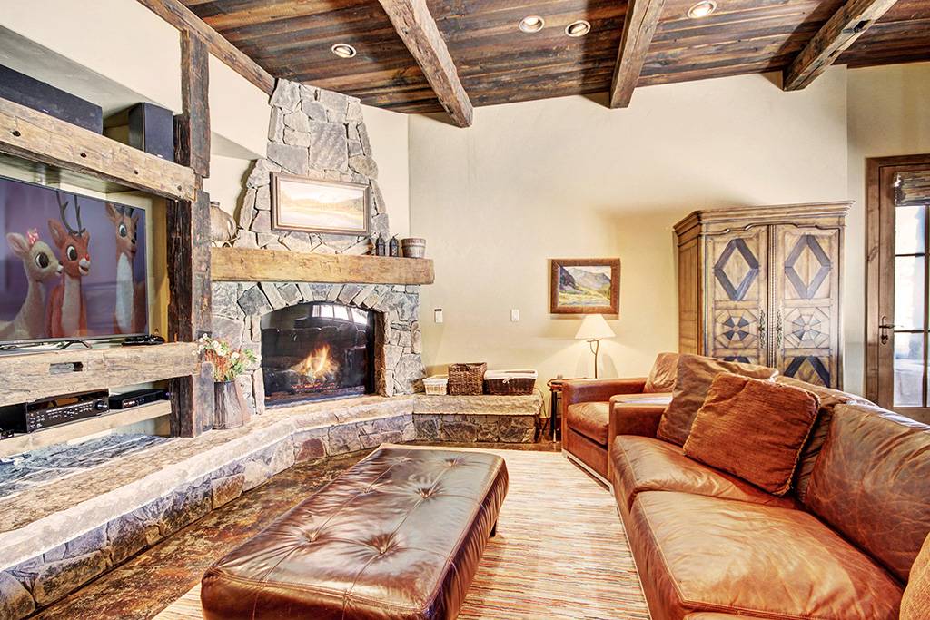 Living Area - Ski Bridge Lodge - Breckenridge Vacation Rental Living Area - Ski Bridge Lodge - Breckenridge Vacation Rental