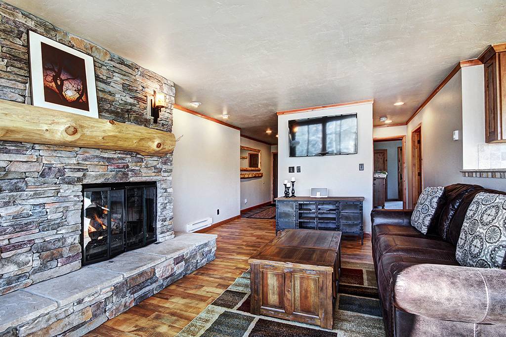 Living Area - Ski Hill 27 - Breckenridge Vacation Rental Living Area - Ski Hill 27 - Breckenridge Vacation Rental