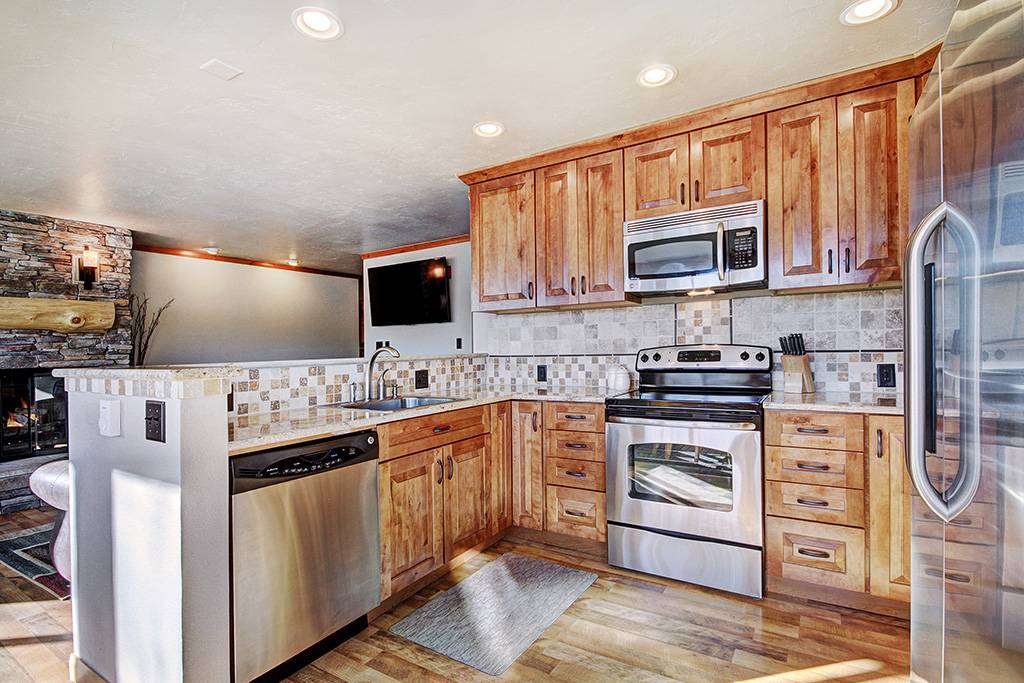 Kitchen - Ski Hill 27 - Breckenridge Vacation Rental Kitchen - Ski Hill 27 - Breckenridge Vacation Rental