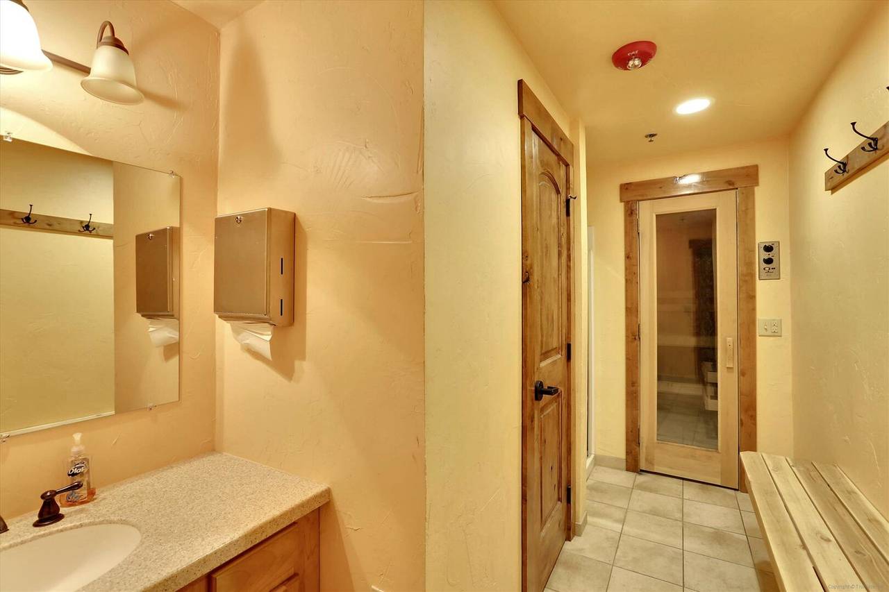 Ski Watch Amenities - Ski Watch 329 - Breckenridge Vacation Rental Ski Watch Amenities - Ski Watch 329 - Breckenridge Vacation Rental