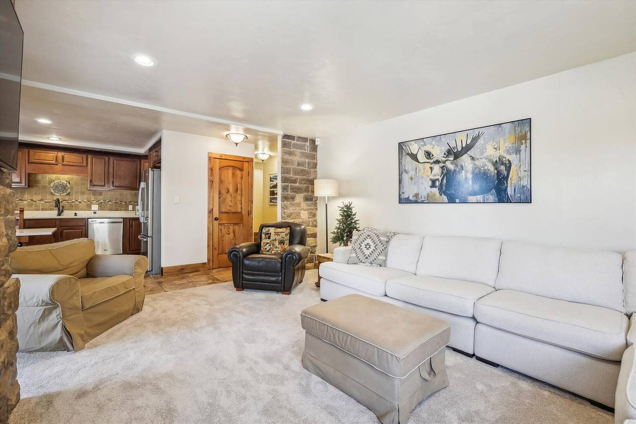 Living Area - Ski Watch 329 - Breckenridge Vacation Rental Living Area - Ski Watch 329 - Breckenridge Vacation Rental