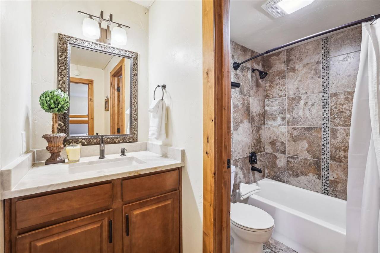 Bathroom - Ski Watch 329 - Breckenridge Vacation Rental Bathroom - Ski Watch 329 - Breckenridge Vacation Rental