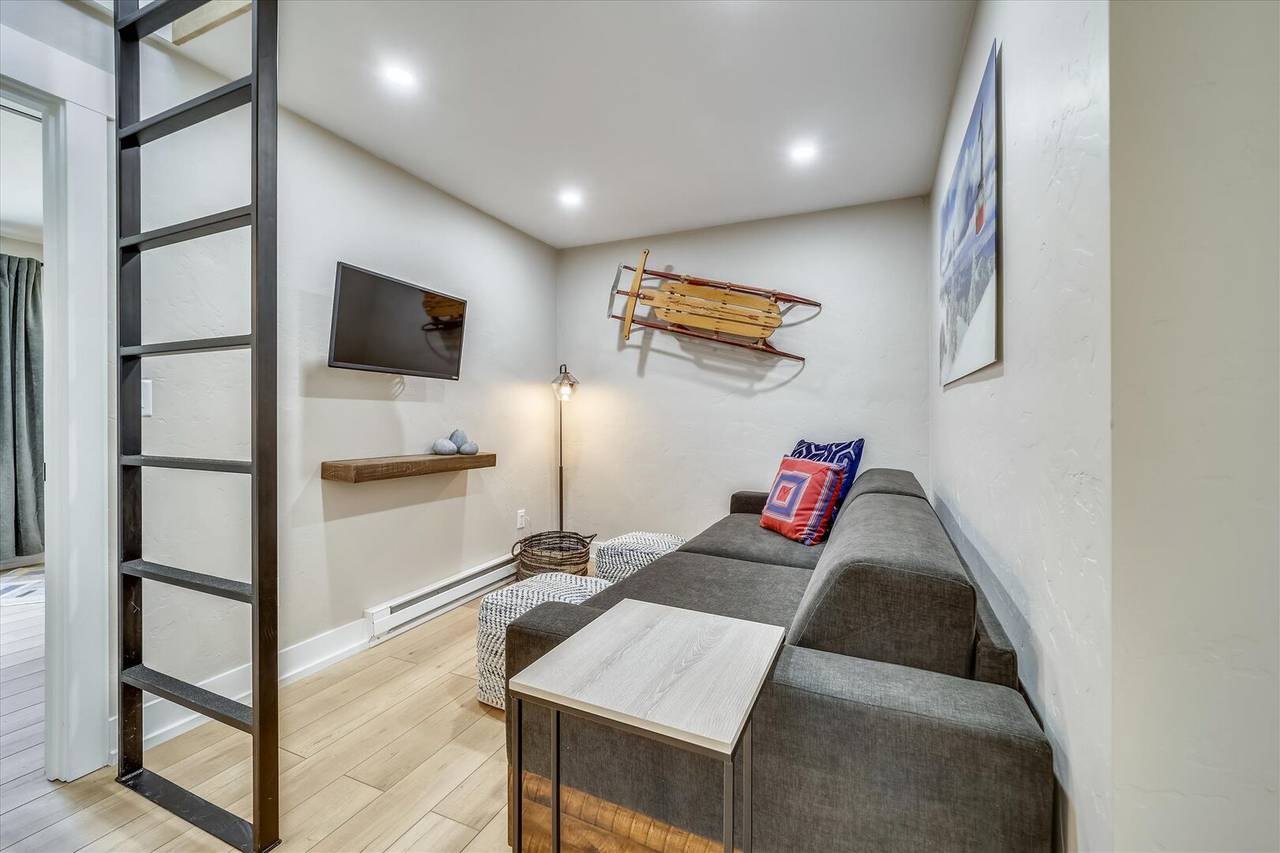 TV Room, Tenmile Viewhouse, Breckenridge Vacation Rental TV Room, Tenmile Viewhouse, Breckenridge Vacation Rental