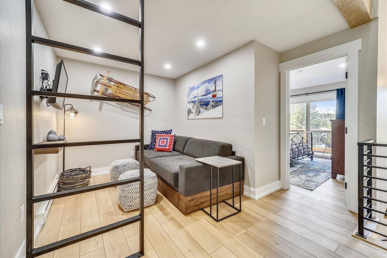 TV Room, Tenmile Viewhouse, Breckenridge Vacation Rental TV Room, Tenmile Viewhouse, Breckenridge Vacation Rental