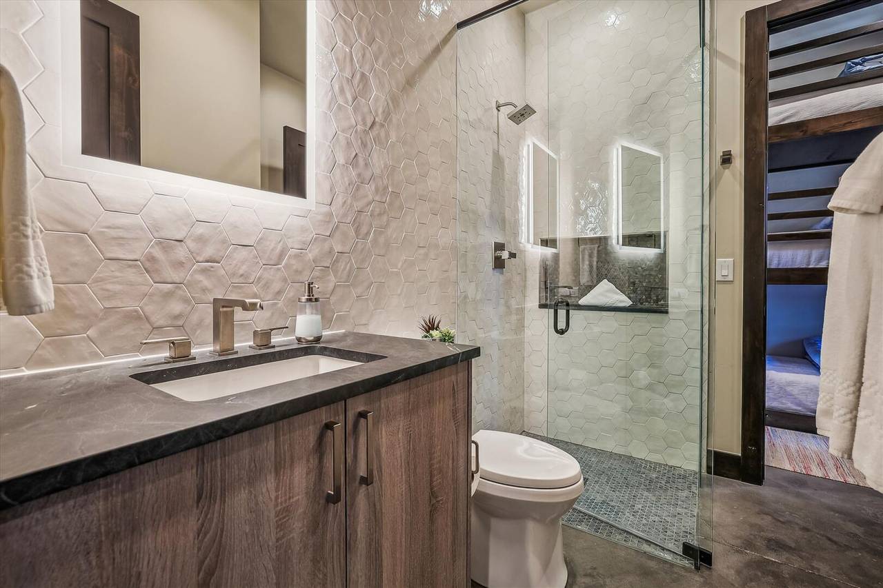 Bathroom, The Crowne Summit, Breckenridge Vacation Rental Bathroom, The Crowne Summit, Breckenridge Vacation Rental