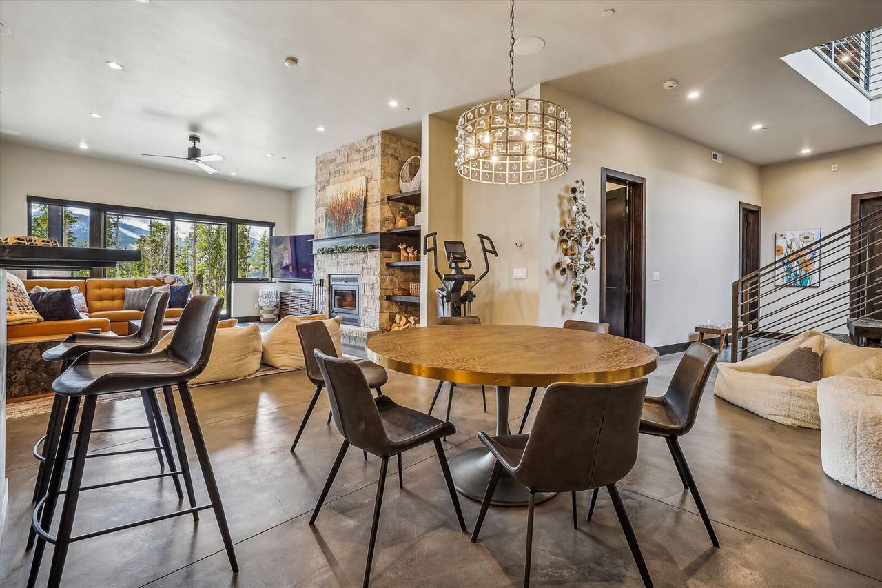 Family Room, The Crowne Summit, Breckenridge Vacation Rental Family Room, The Crowne Summit, Breckenridge Vacation Rental