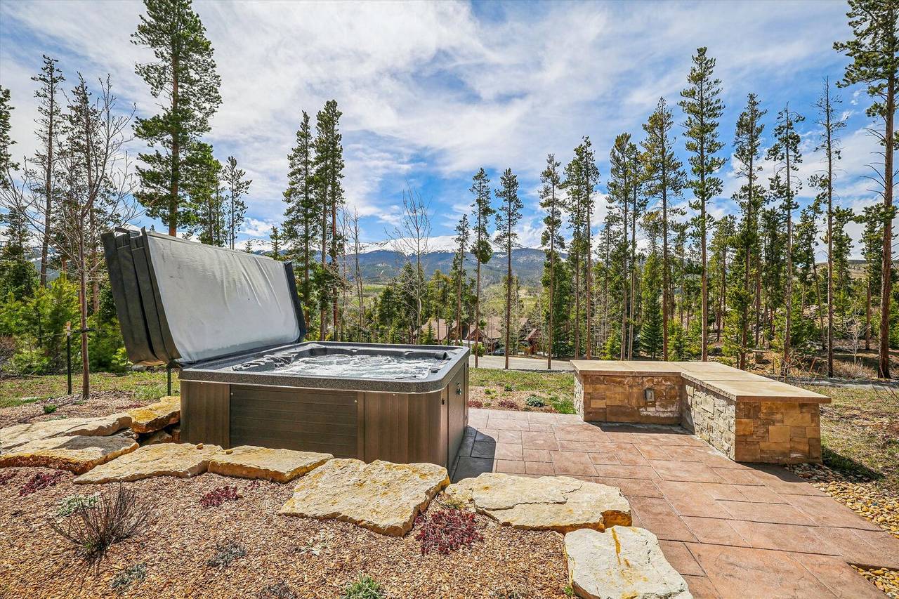 Hot Tub, The Crowne Summit, Breckenridge Vacation Rental Hot Tub, The Crowne Summit, Breckenridge Vacation Rental