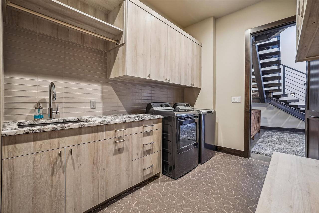 Laundry, The Crowne Summit, Breckenridge Vacation Rental Laundry, The Crowne Summit, Breckenridge Vacation Rental