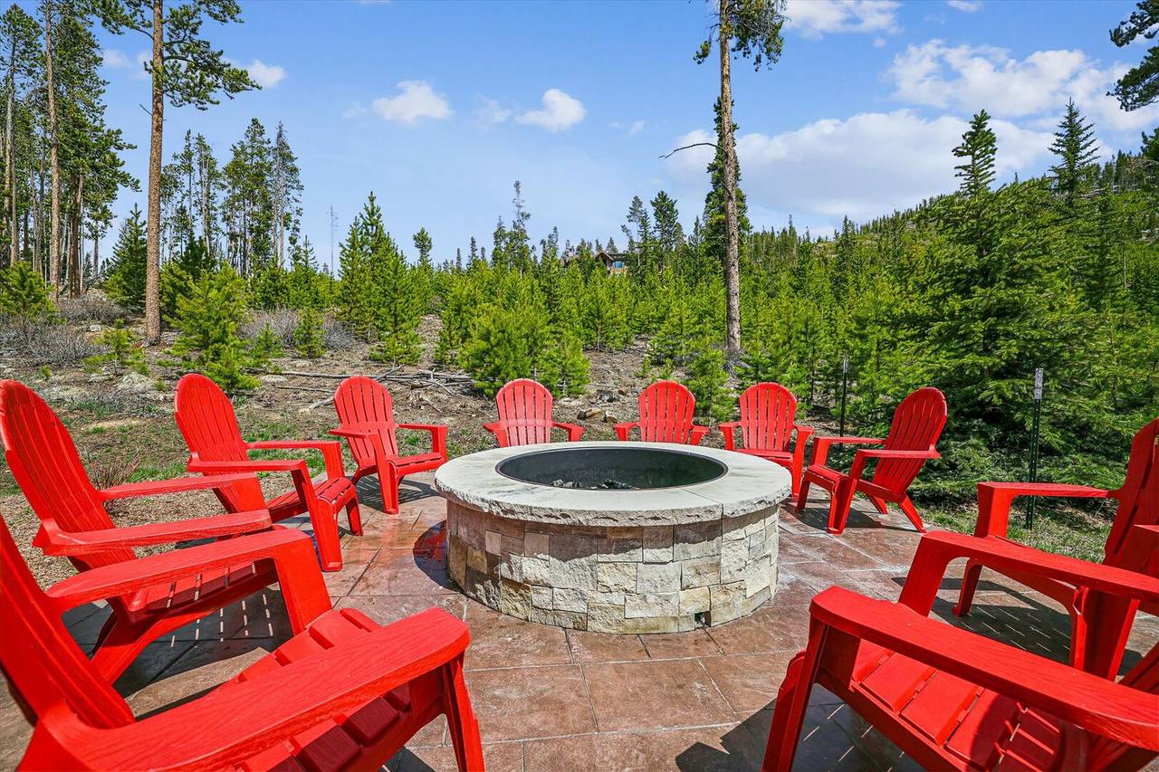 Firepit, The Crowne Summit, Breckenridge Vacation Rental Firepit, The Crowne Summit, Breckenridge Vacation Rental