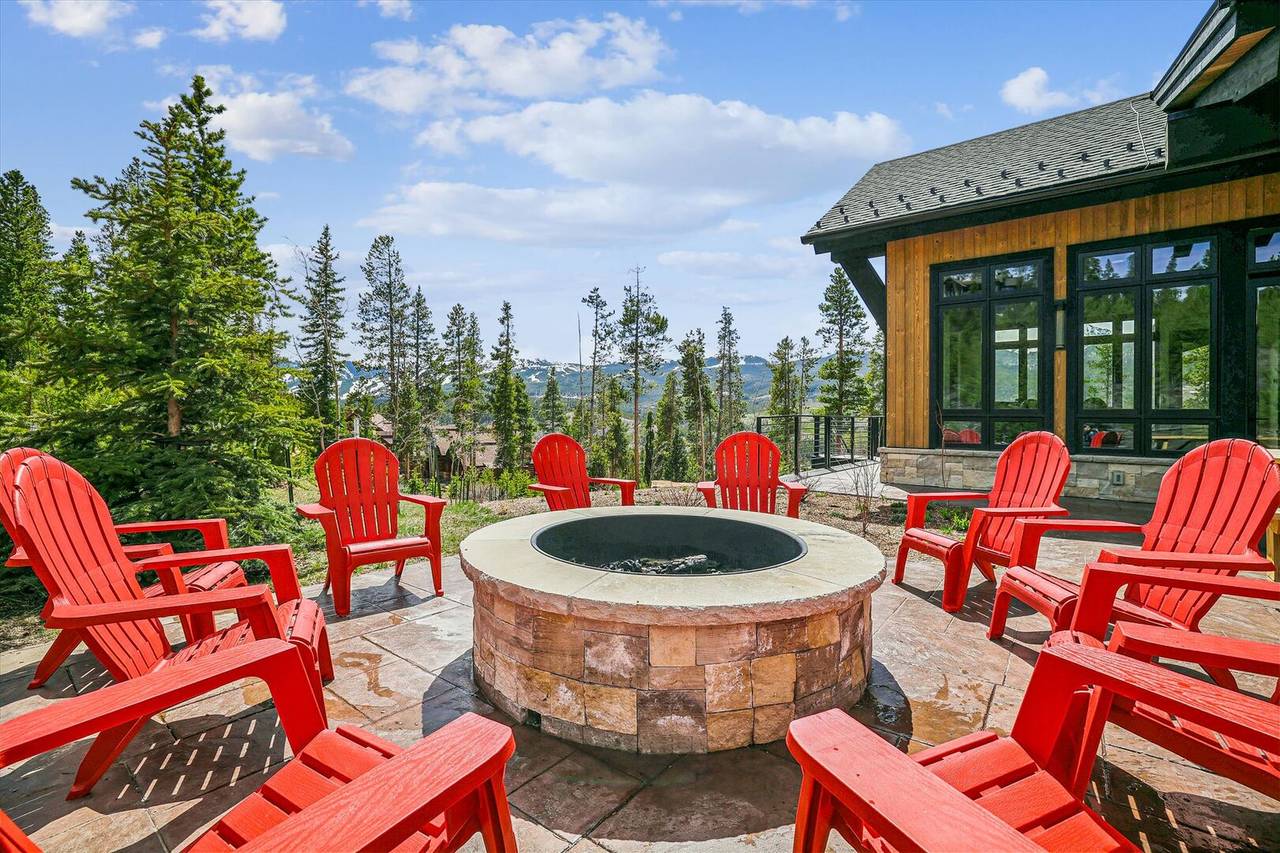 Firepit, The Crowne Summit, Breckenridge Vacation Rental Firepit, The Crowne Summit, Breckenridge Vacation Rental