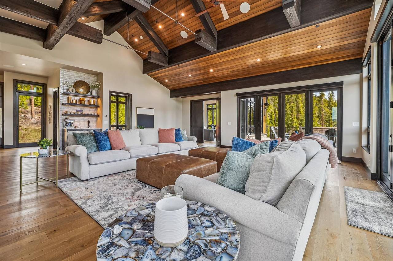 Living Room, The Crowne Summit, Breckenridge Vacation Rental Living Room, The Crowne Summit, Breckenridge Vacation Rental