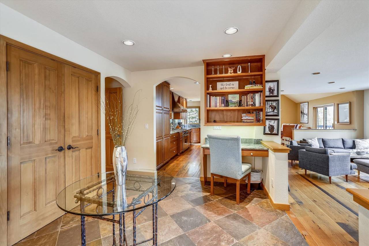 Desk, The Duck House, Breckenridge Vacation Rental Desk, The Duck House, Breckenridge Vacation Rental