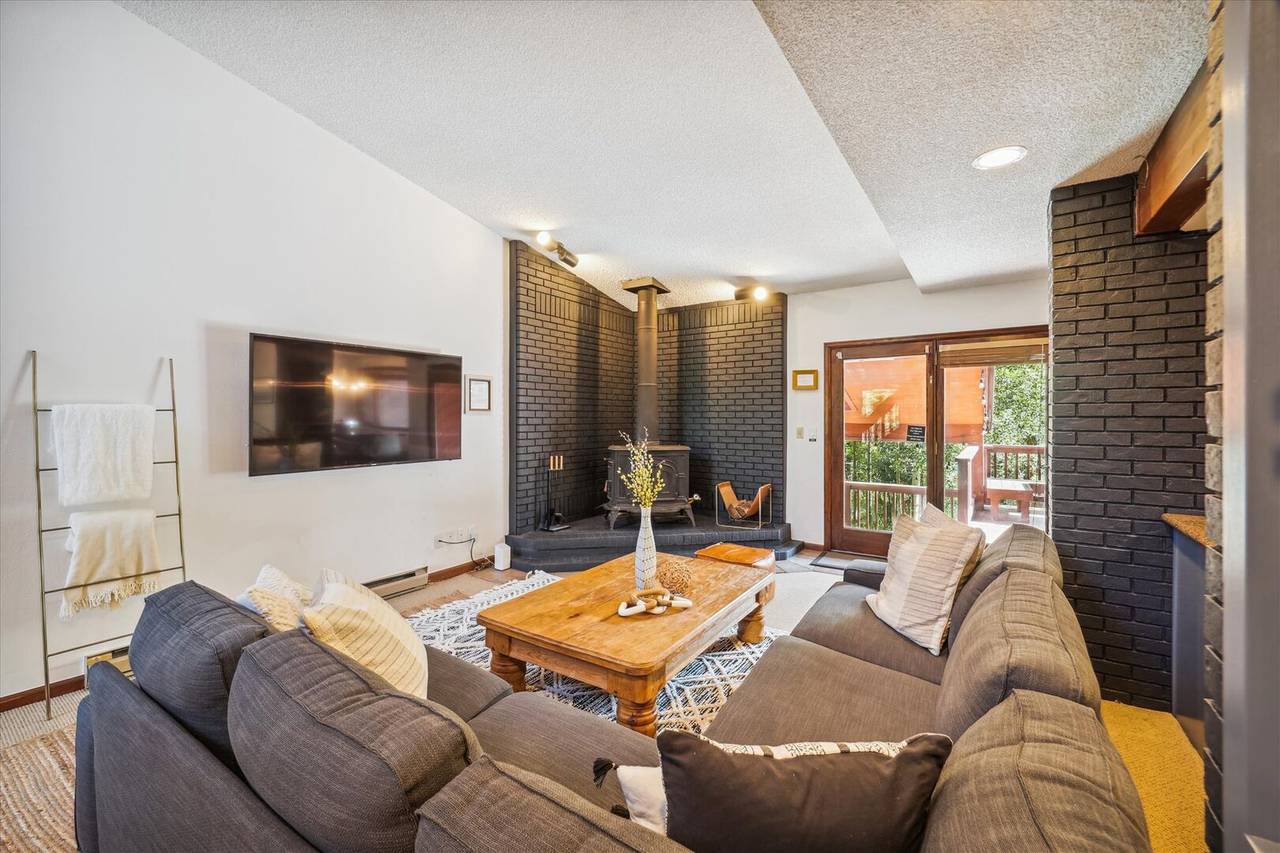 Living Room, Twins Getaway at Meadow Creek, Breckenridge Vacation Rental Living Room, Twins Getaway at Meadow Creek, Breckenridge Vacation Rental