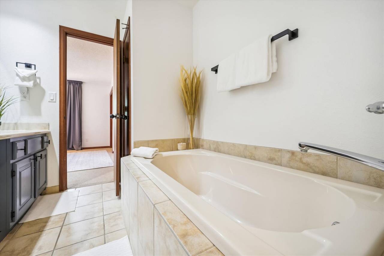 Bathroom, Twins Getaway at Meadow Creek, Breckenridge Vacation Rental Bathroom, Twins Getaway at Meadow Creek, Breckenridge Vacation Rental