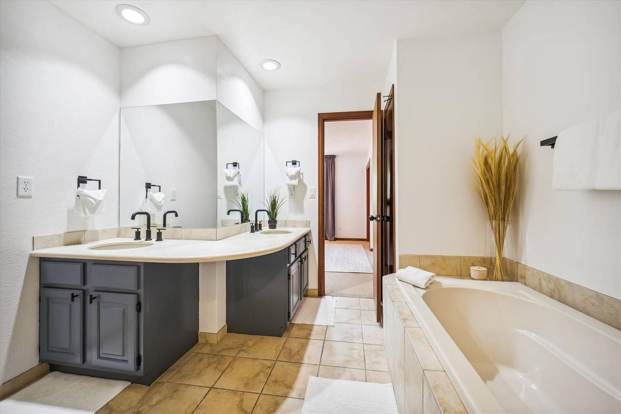 Bathroom, Twins Getaway at Meadow Creek, Breckenridge Vacation Rental Bathroom, Twins Getaway at Meadow Creek, Breckenridge Vacation Rental