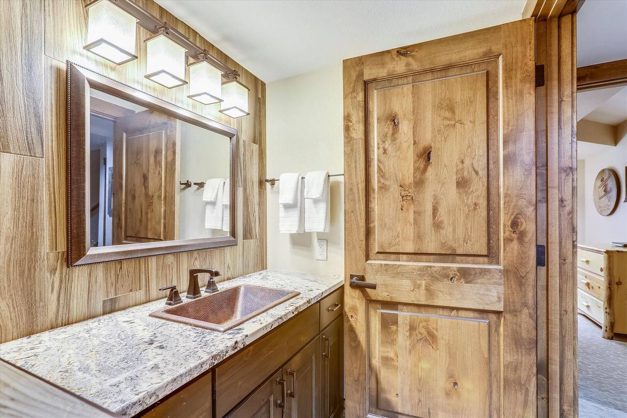 Bathroom, Village Point 109, Breckenridge Vacation Rental Bathroom, Village Point 109, Breckenridge Vacation Rental