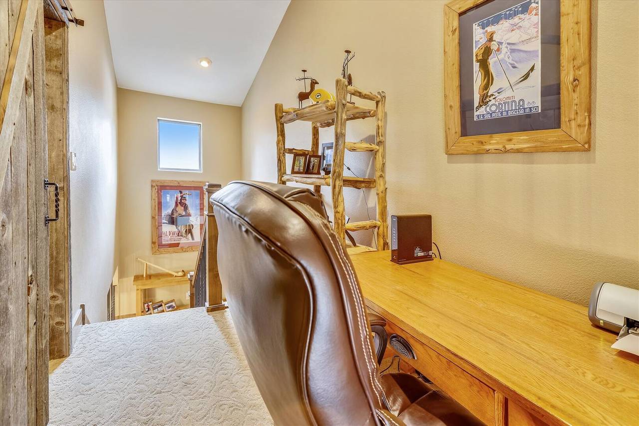 Desk, Village Point 109, Breckenridge Vacation Rental Desk, Village Point 109, Breckenridge Vacation Rental