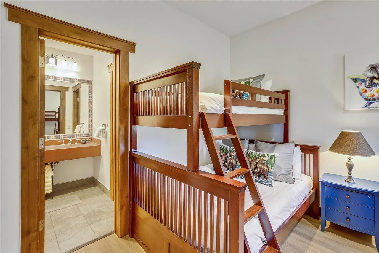 Bedroom - Highlands Hideaway - Breckenridge Vacation Rental Bedroom - Highlands Hideaway - Breckenridge Vacation Rental