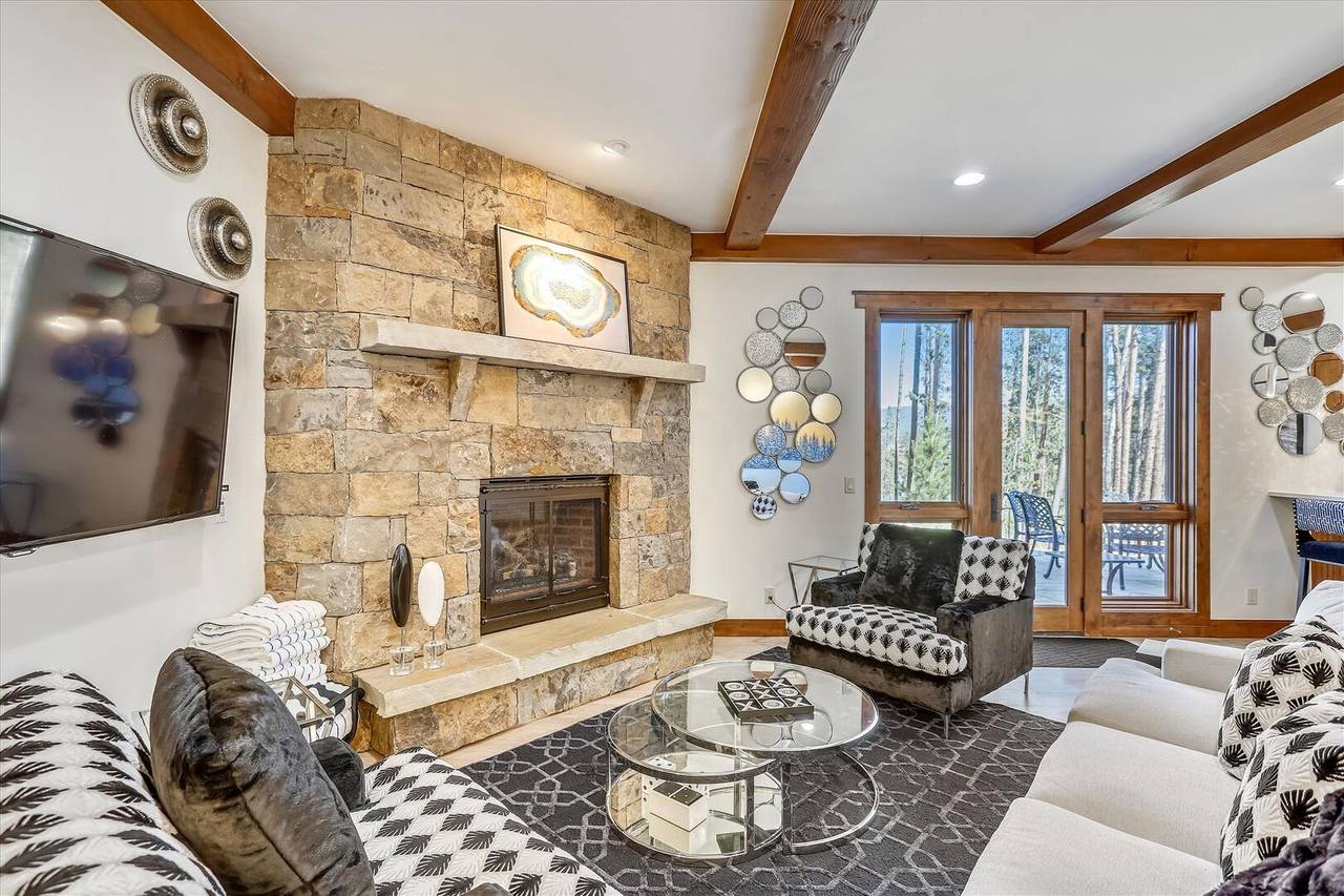 Living Area - Highlands Hideaway - Breckenridge Vacation Rental Living Area - Highlands Hideaway - Breckenridge Vacation Rental