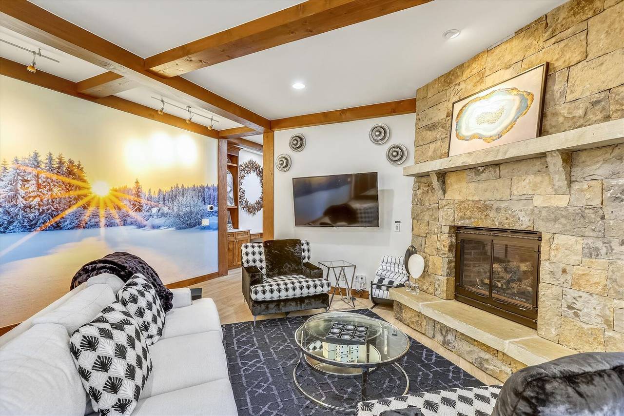 Living Area - Highlands Hideaway - Breckenridge Vacation Rental Living Area - Highlands Hideaway - Breckenridge Vacation Rental
