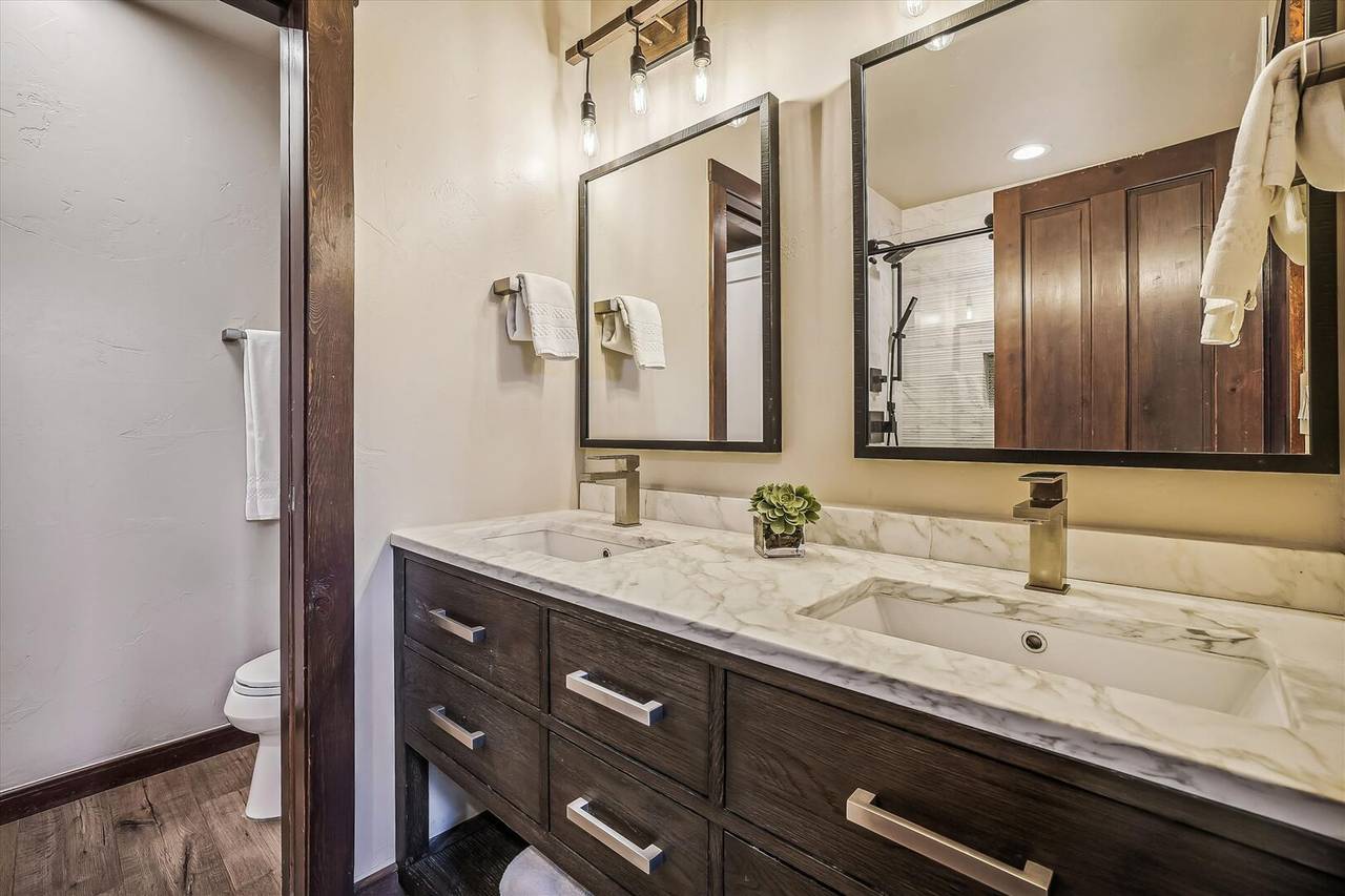 Bathroom - Main Street Junction 29 - Breckenridge Vacation Rental Bathroom - Main Street Junction 29 - Breckenridge Vacation Rental