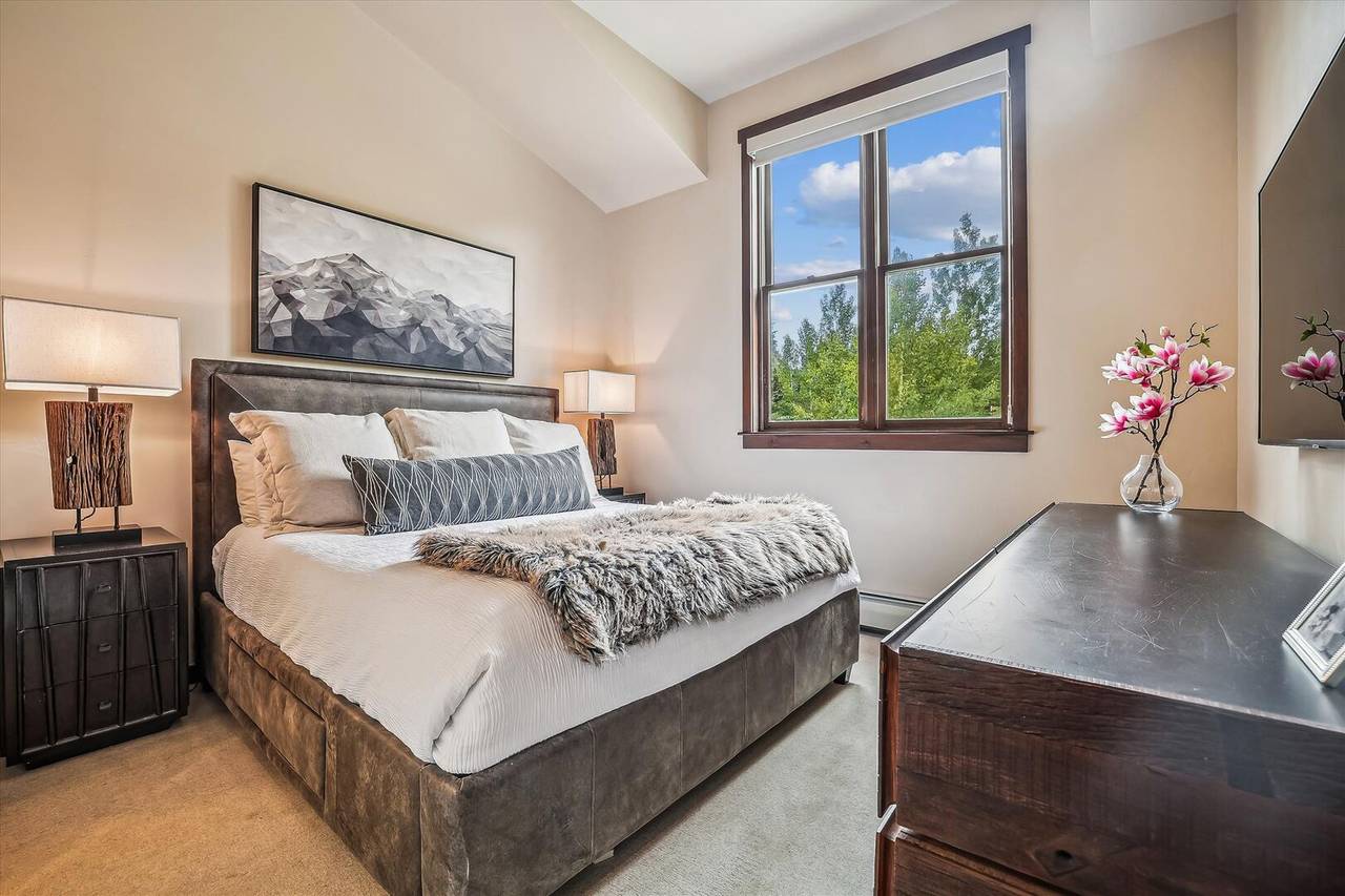 Bedroom - Main Street Junction 29 - Breckenridge Vacation Rental Bedroom - Main Street Junction 29 - Breckenridge Vacation Rental