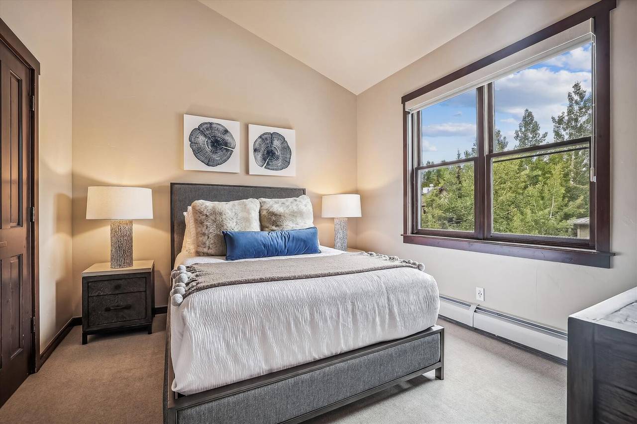 Bedroom - Main Street Junction 29 - Breckenridge Vacation Rental Bedroom - Main Street Junction 29 - Breckenridge Vacation Rental