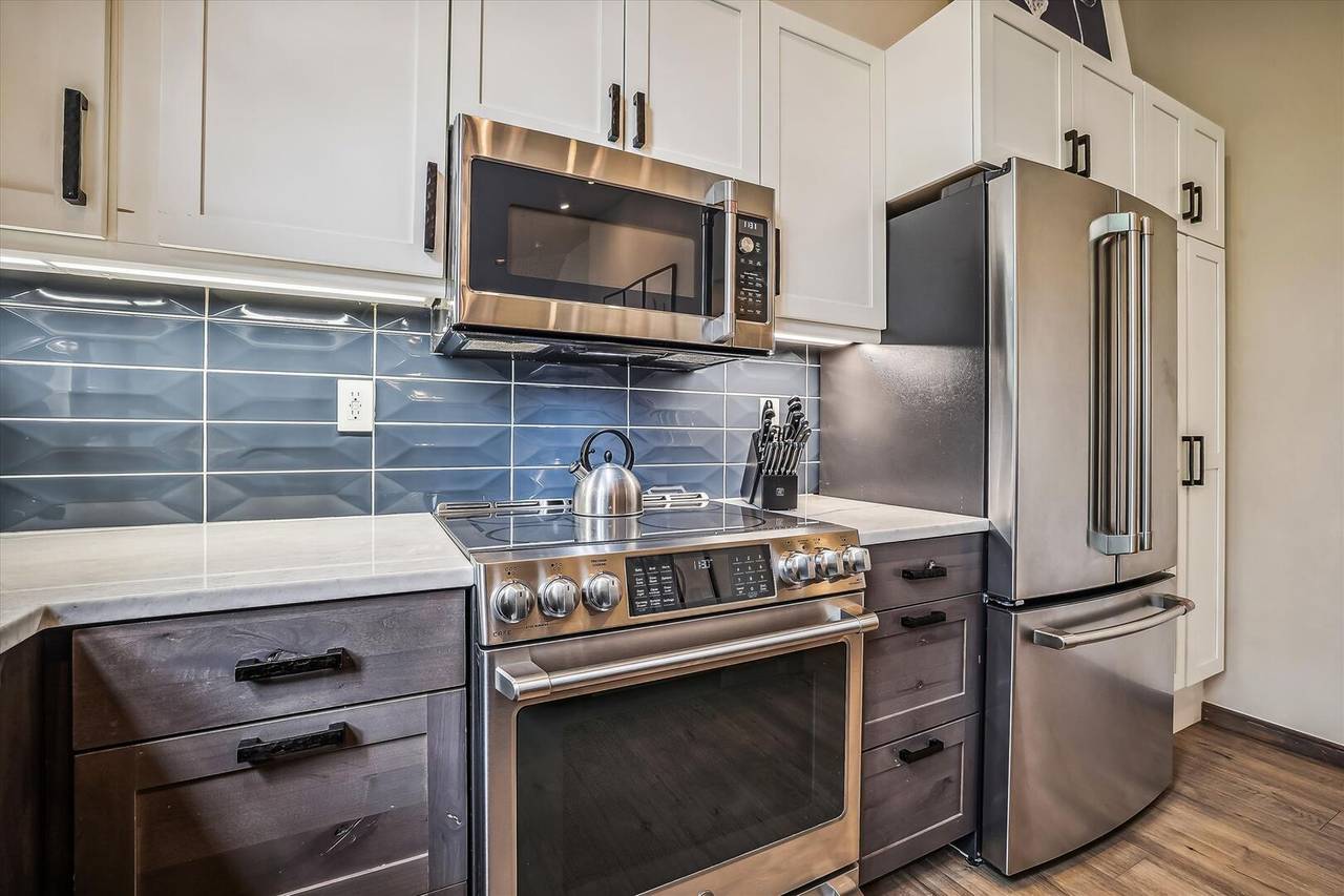 Kitchen - Main Street Junction 29 - Breckenridge Vacation Rental Kitchen - Main Street Junction 29 - Breckenridge Vacation Rental