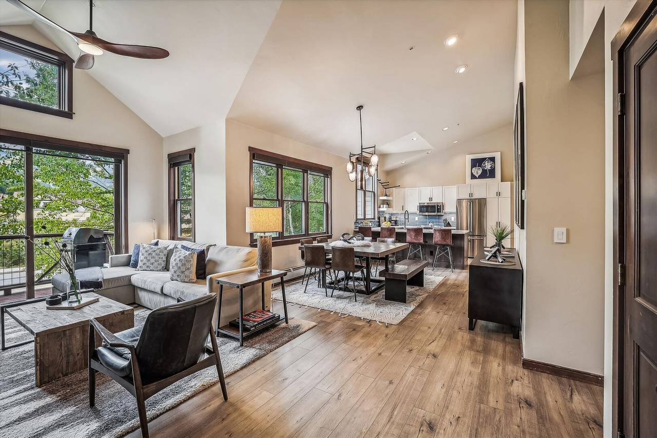 Living Room - Main Street Junction 29 - Breckenridge Vacation Rental Living Room - Main Street Junction 29 - Breckenridge Vacation Rental