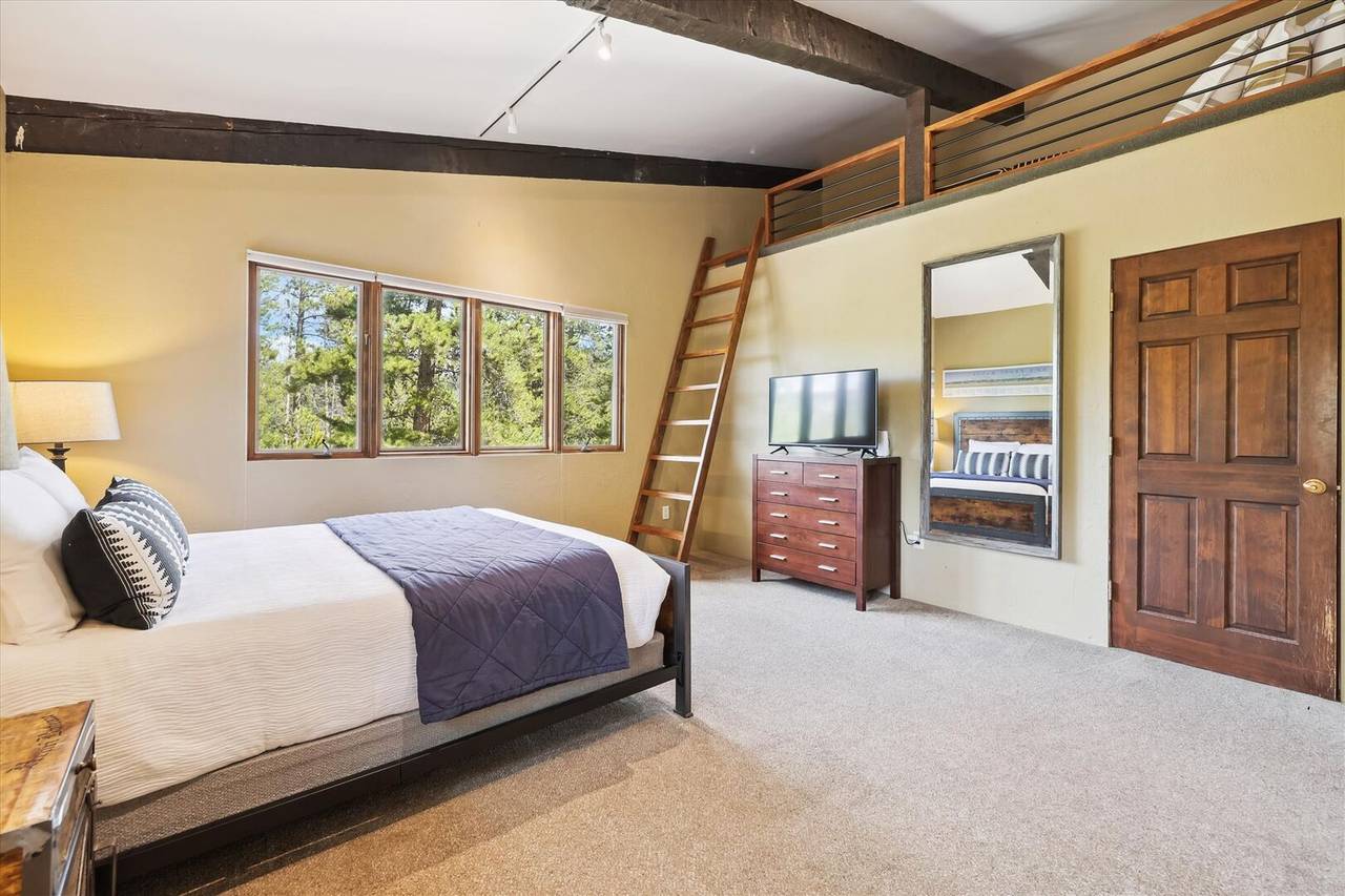 Bedroom - Miners Peak Residence - Breckenridge Vacation Rental Bedroom - Miners Peak Residence - Breckenridge Vacation Rental