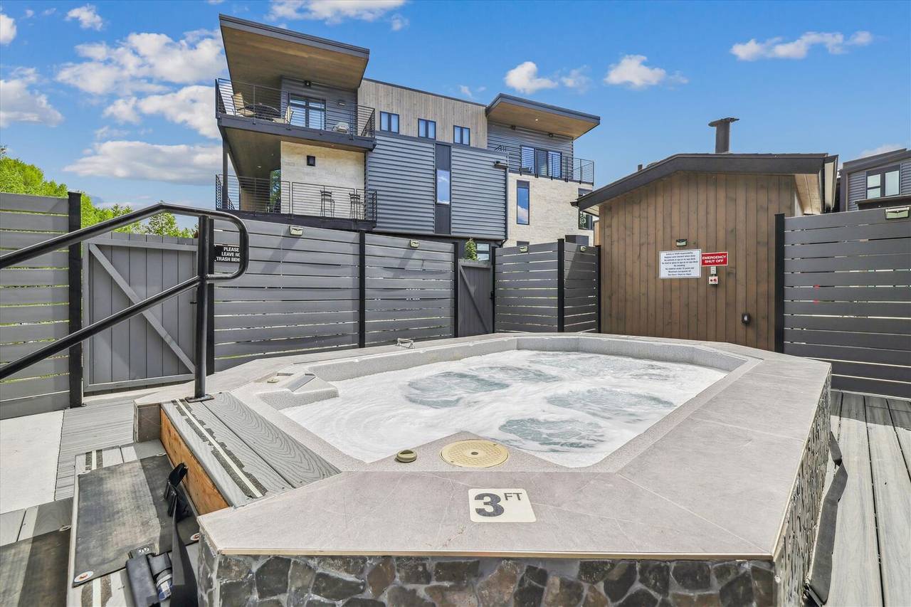 Hot Tub - River West 814 - Silverthorne Vacation Rental Hot Tub - River West 814 - Silverthorne Vacation Rental
