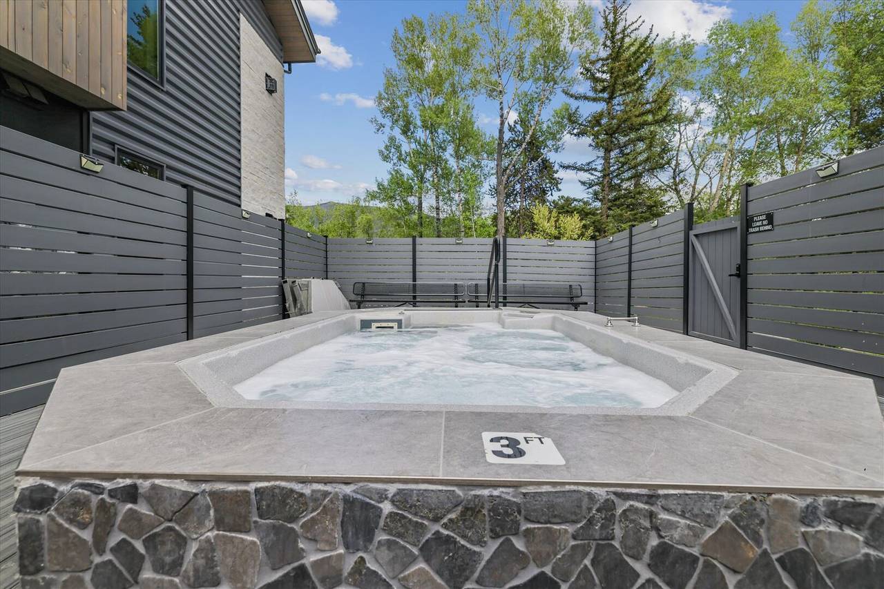 Hot Tub - River West 924 - Silverthorne Vacation Rental Hot Tub - River West 924 - Silverthorne Vacation Rental