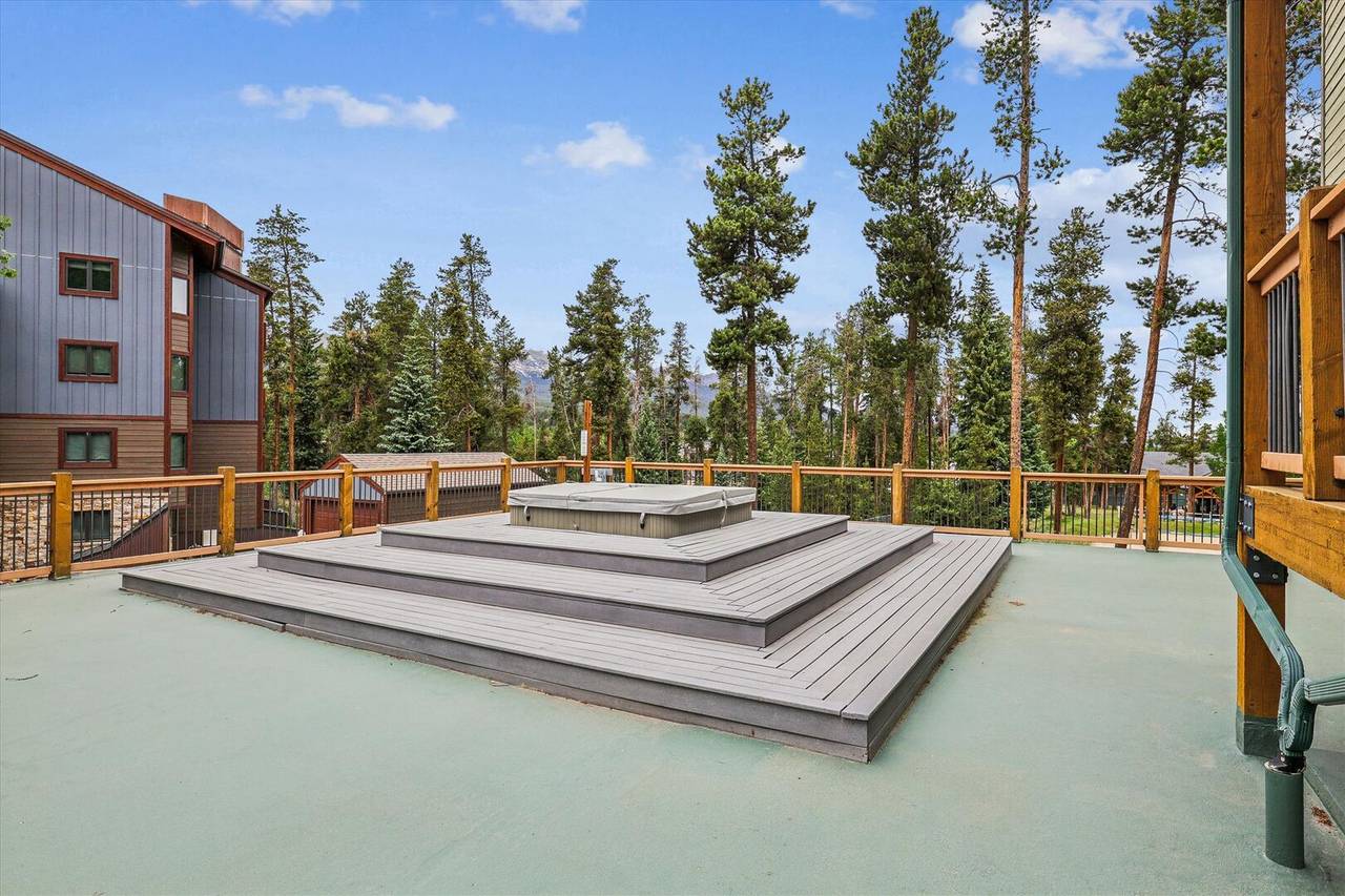 Hot Tub - Powder Ridge 108 - Breckenridge Vacation Rental Hot Tub - Powder Ridge 108 - Breckenridge Vacation Rental